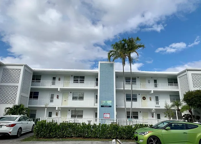 Bayview Regency Apartments By Lowkl